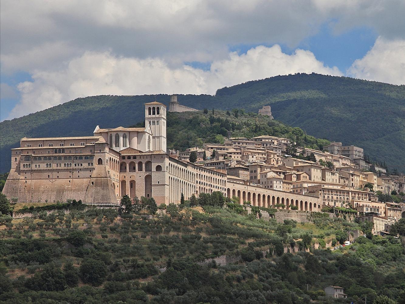 COSA FARE A VALLE LIBERA, escursioni e gite in umbria assisi